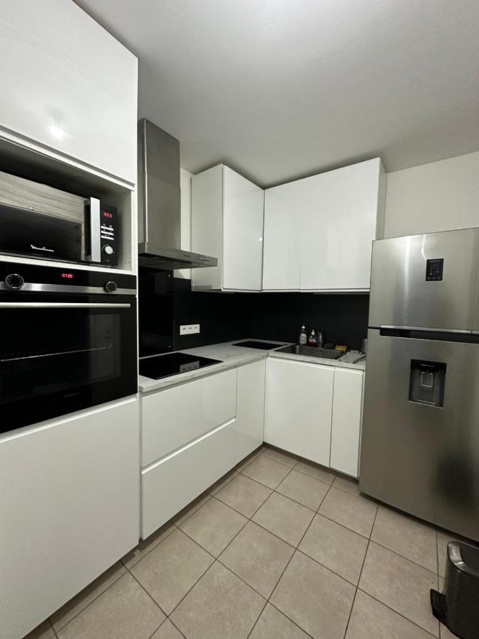 La Courneuve-aubervilliers Rerb Apartment *